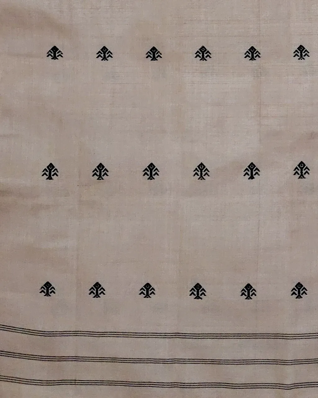 Golden Toss silk borderless single sador with black gos buta and simple stripe end