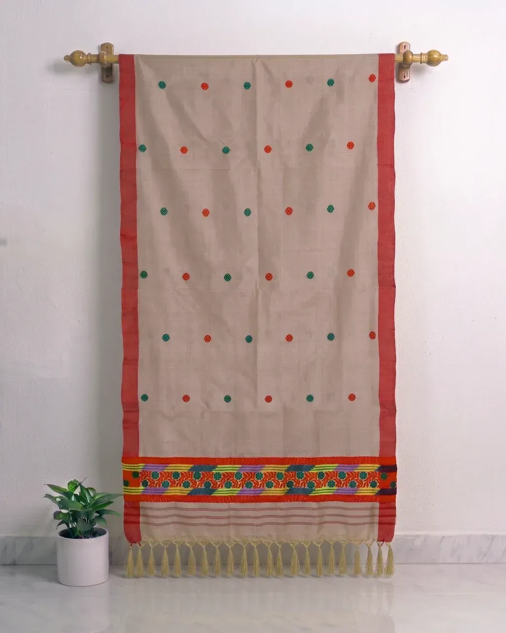 Kola Toss silk single sador with red green buta, red side pari, and colourful phulam ghai phul