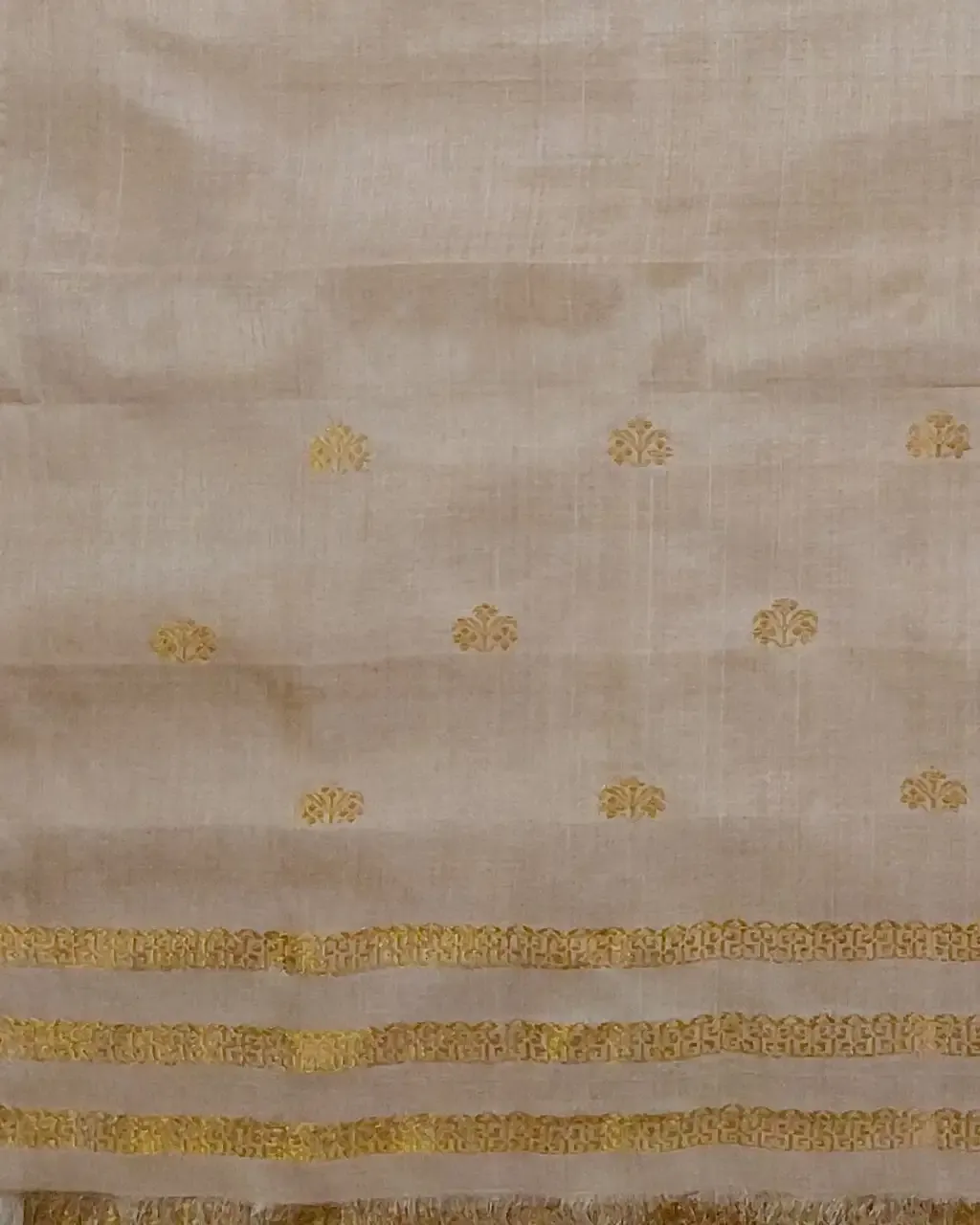 Kola Toss silk borderless single sador with golden guna phul buta and golden parboti work