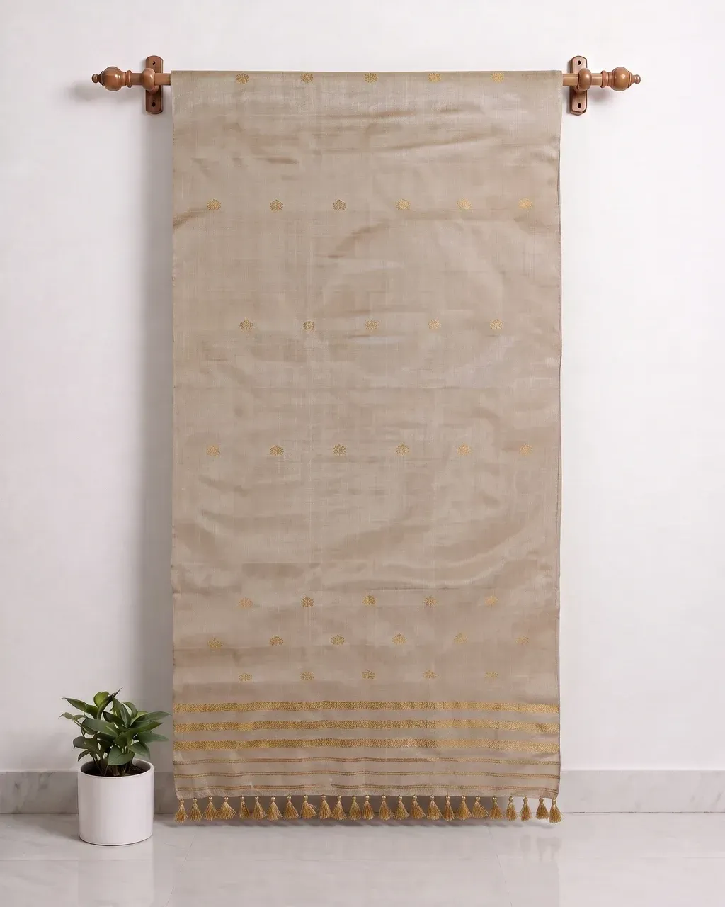 Kola Toss silk borderless single sador with golden guna phul buta and golden parboti work