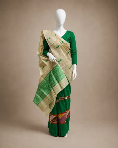 Woman wearing a pure natural golden Toss Riha Sador with green ful and whole body buta