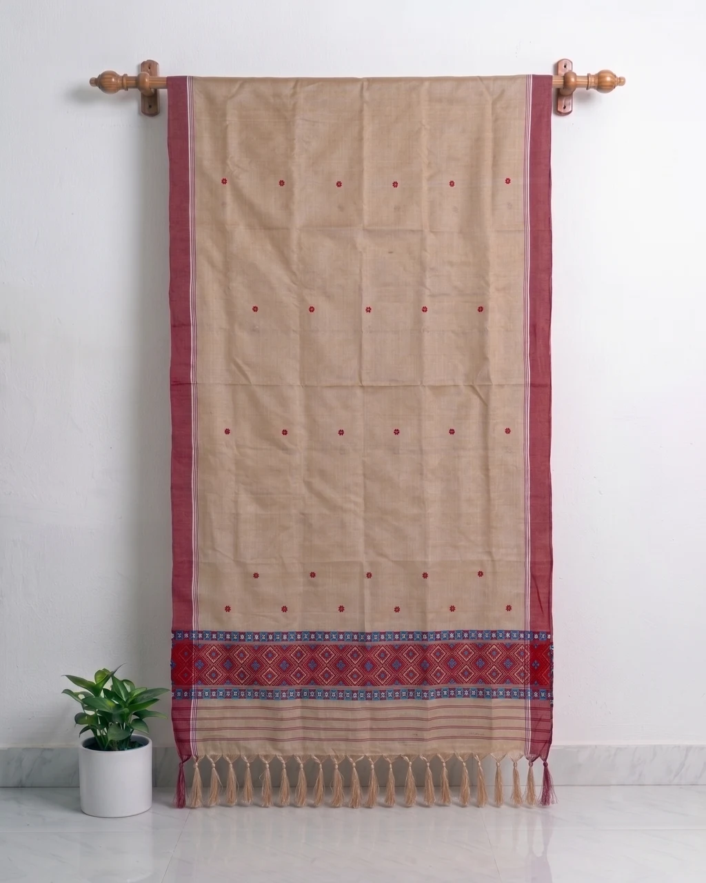 Kola Toss silk single sador with red buta, maroon side pari, and red blue Mising border